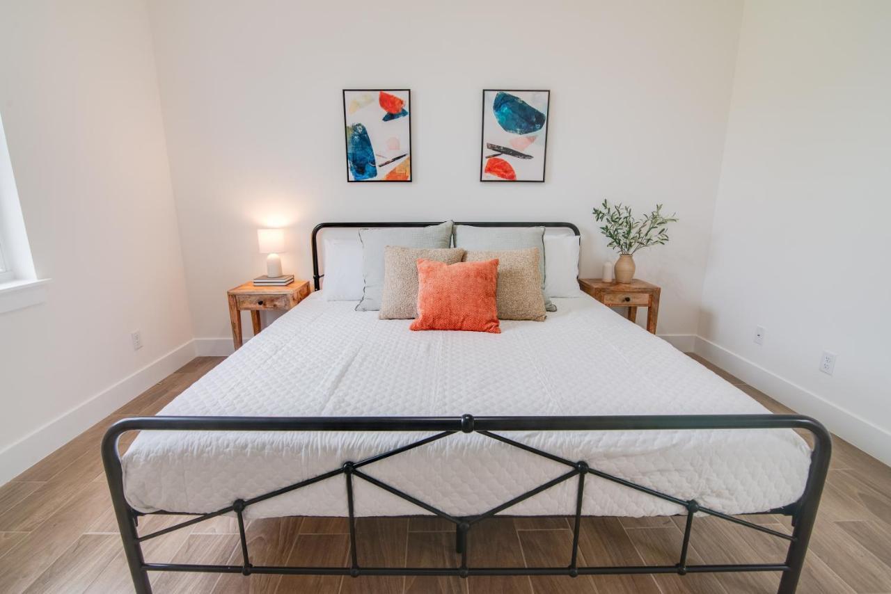 Private Cottage - King Beds, Brand New, Near Beach, Golfing, Shopping & Restaurants Lake Worth Beach Zewnętrze zdjęcie
